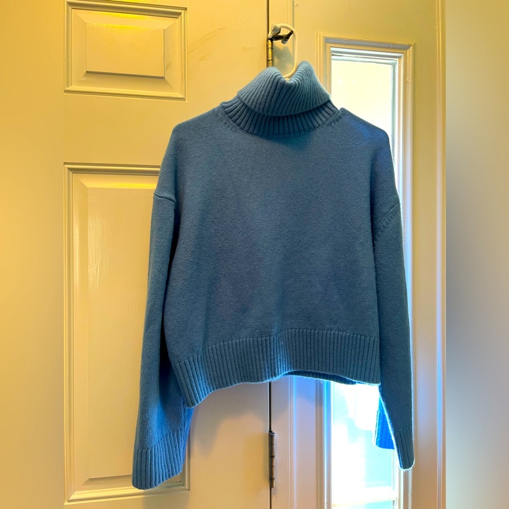 💙H&M Women’s💙 New Blue Wool Turtleneck